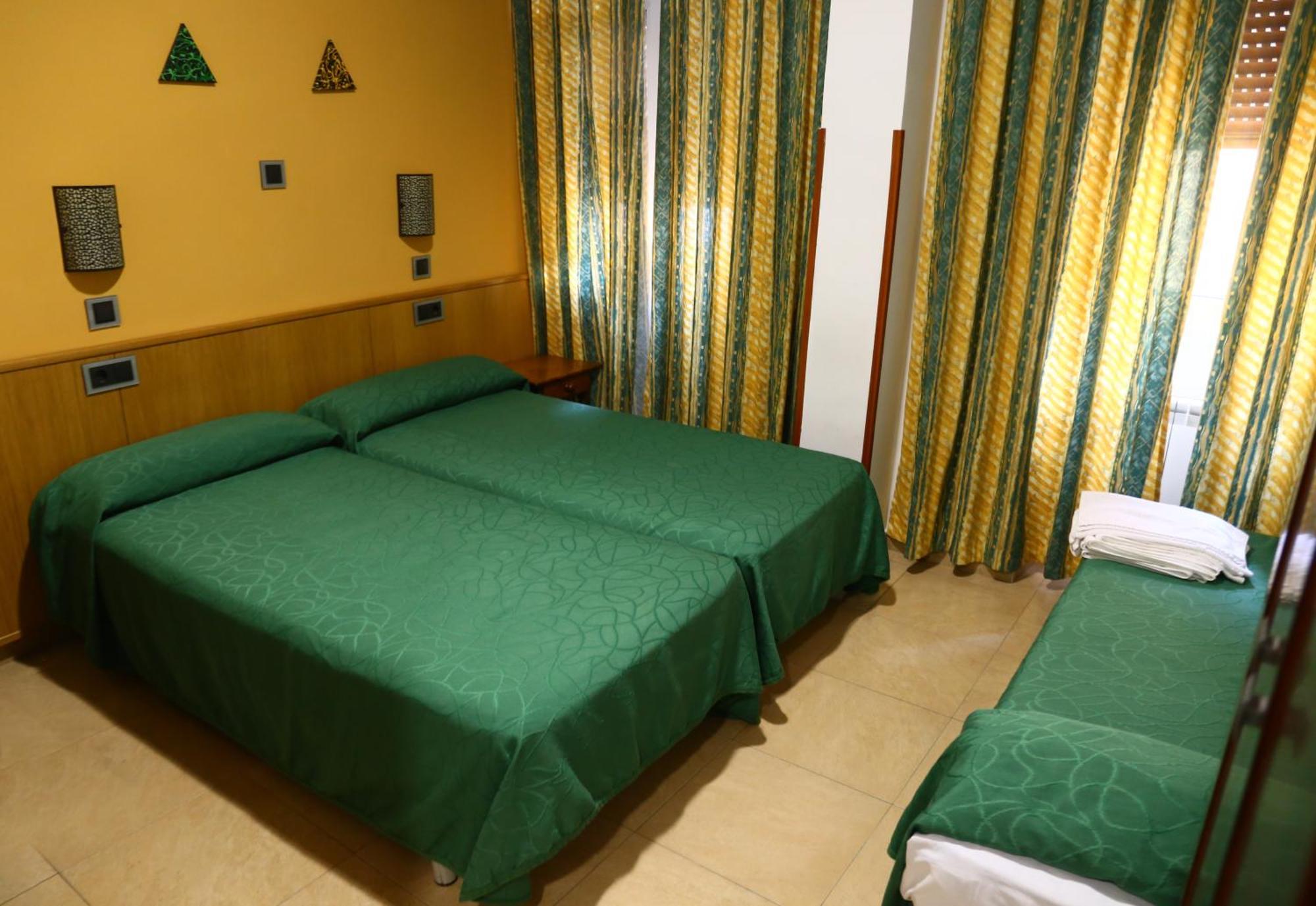 פלאסנסיה Hostal Muralla מראה חיצוני תמונה