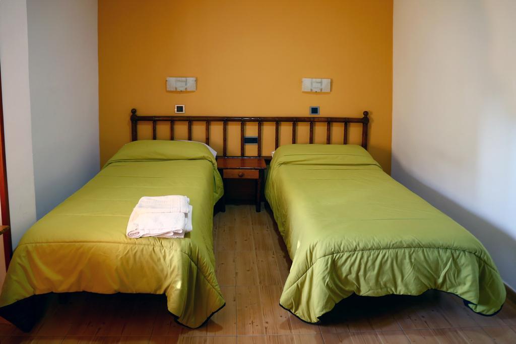 פלאסנסיה Hostal Muralla מראה חיצוני תמונה
