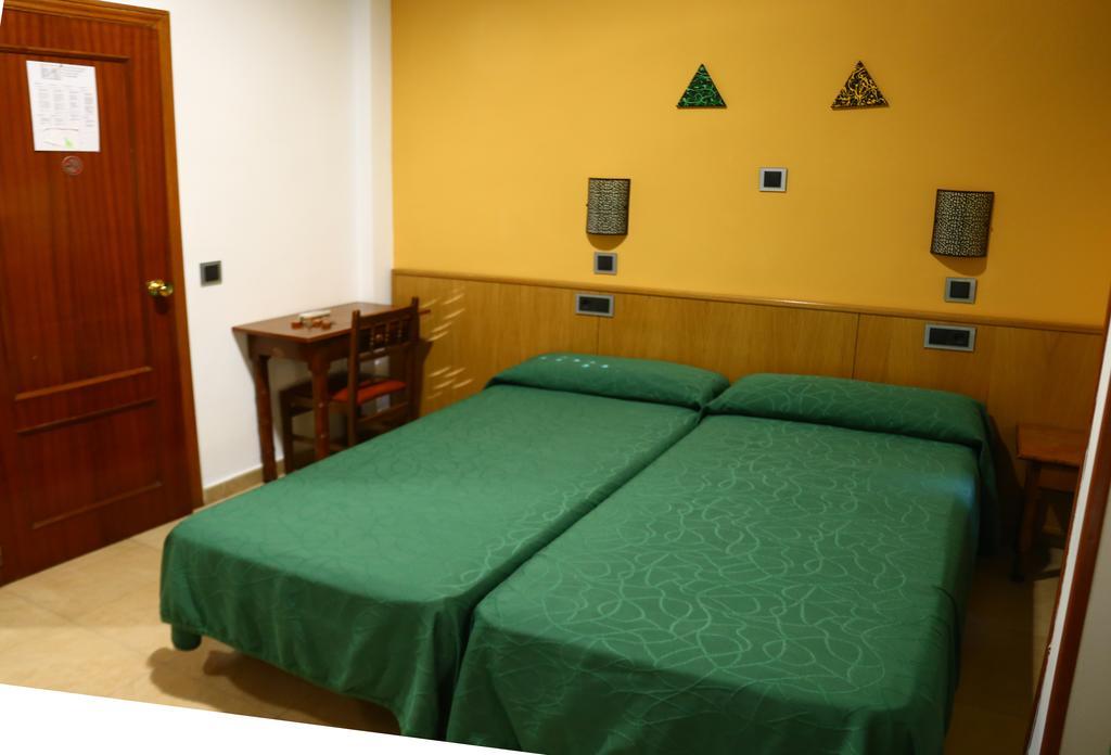 פלאסנסיה Hostal Muralla מראה חיצוני תמונה
